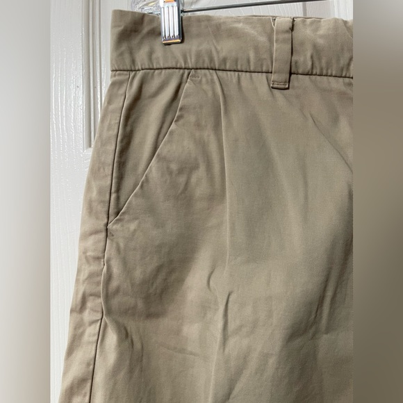 TOMMY HILFIGER Tan Shorts Elastic Leg Bands Size 12 - Picture 4 of 8